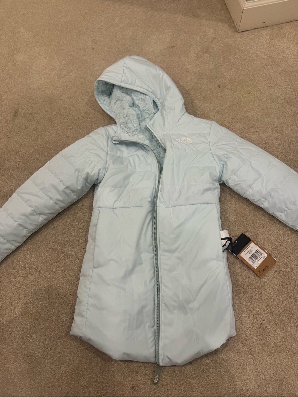 Girls NWT The North Face Light Blue Insulated Hooded Puffer Coat, size M (10/12)